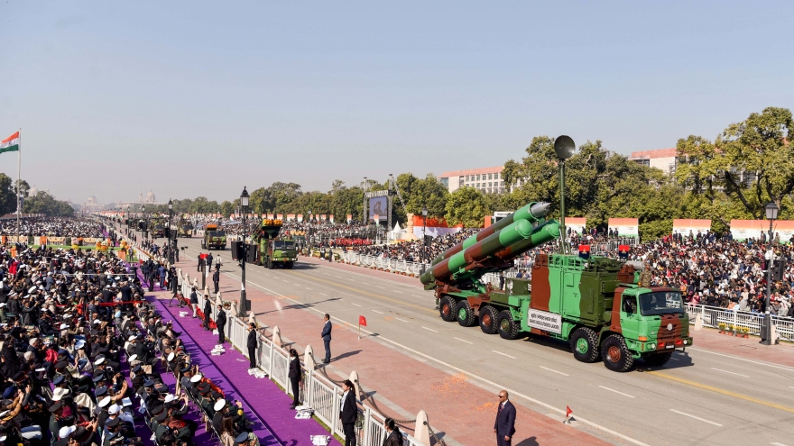 Ấn Độ lập kỷ lục sản xuất và xuất khẩu quốc phòng